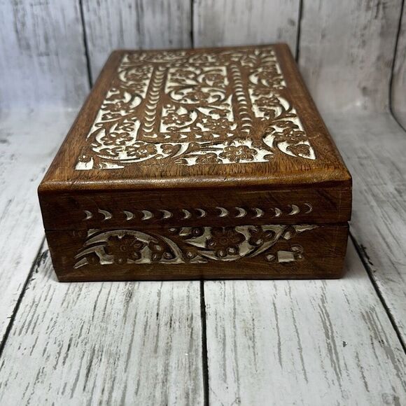 Vintage Hand Carved Wooden Trinket Box Jewelry Box - Picture 5 of 7